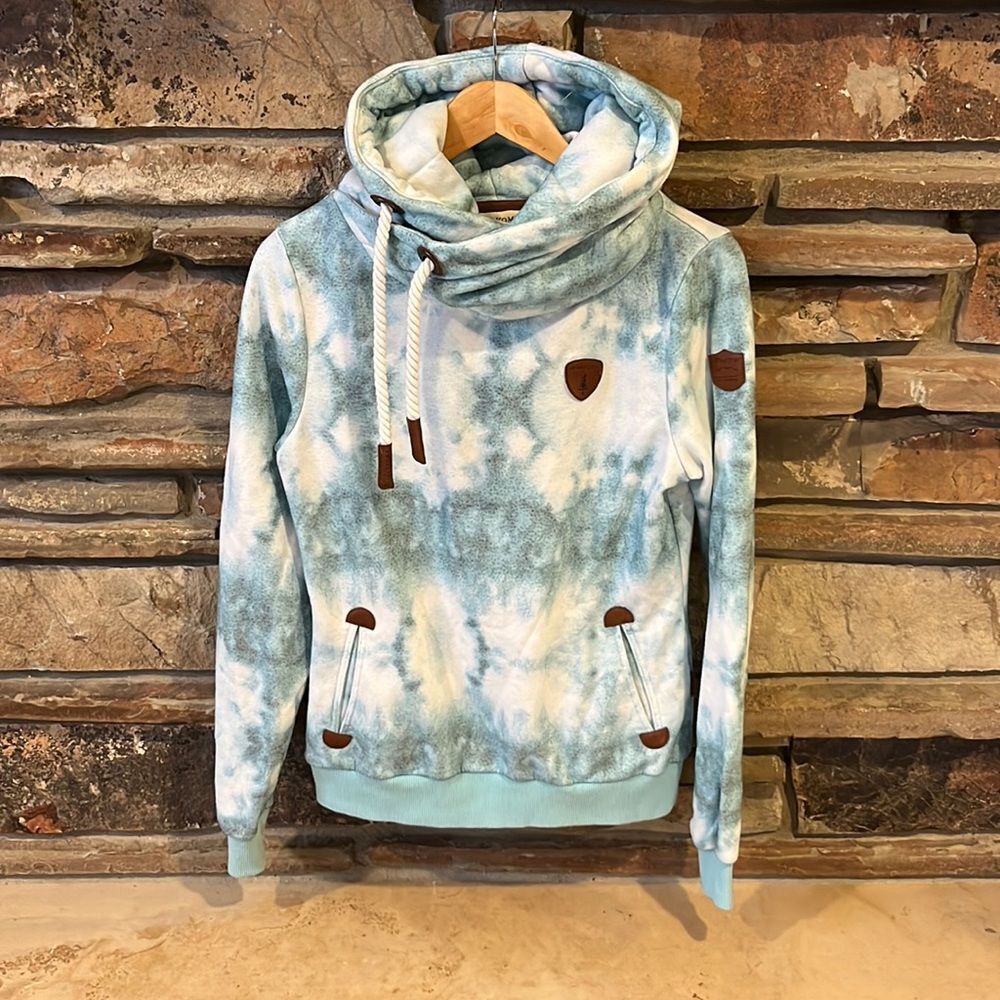 Wanakome Artemis Cowl Neck Hoodie Tie Dye Light Blue and White